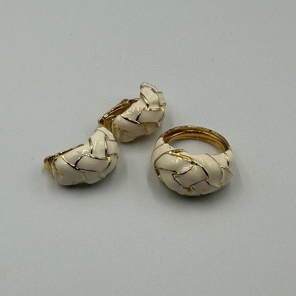 Vintage Kenneth Jay Lane Jewelry Set Gold Tone Cream Ring Clip-On Earrings - Picture 4 of 16